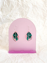 Load image into Gallery viewer, 'PINK PRINCESS' - Med Leaf